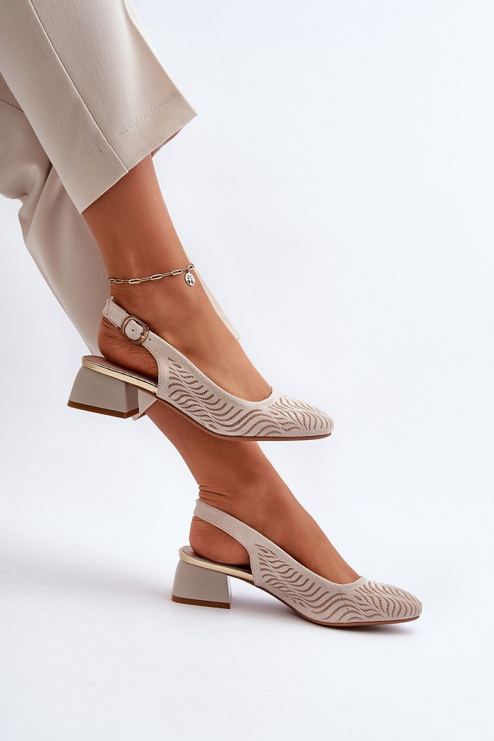 Heel pumps Step in style