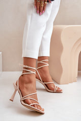 Heel sandals Step in style