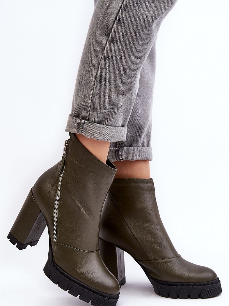 Heel boots Step in style