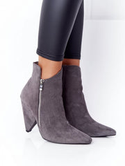 Heel boots Step in style