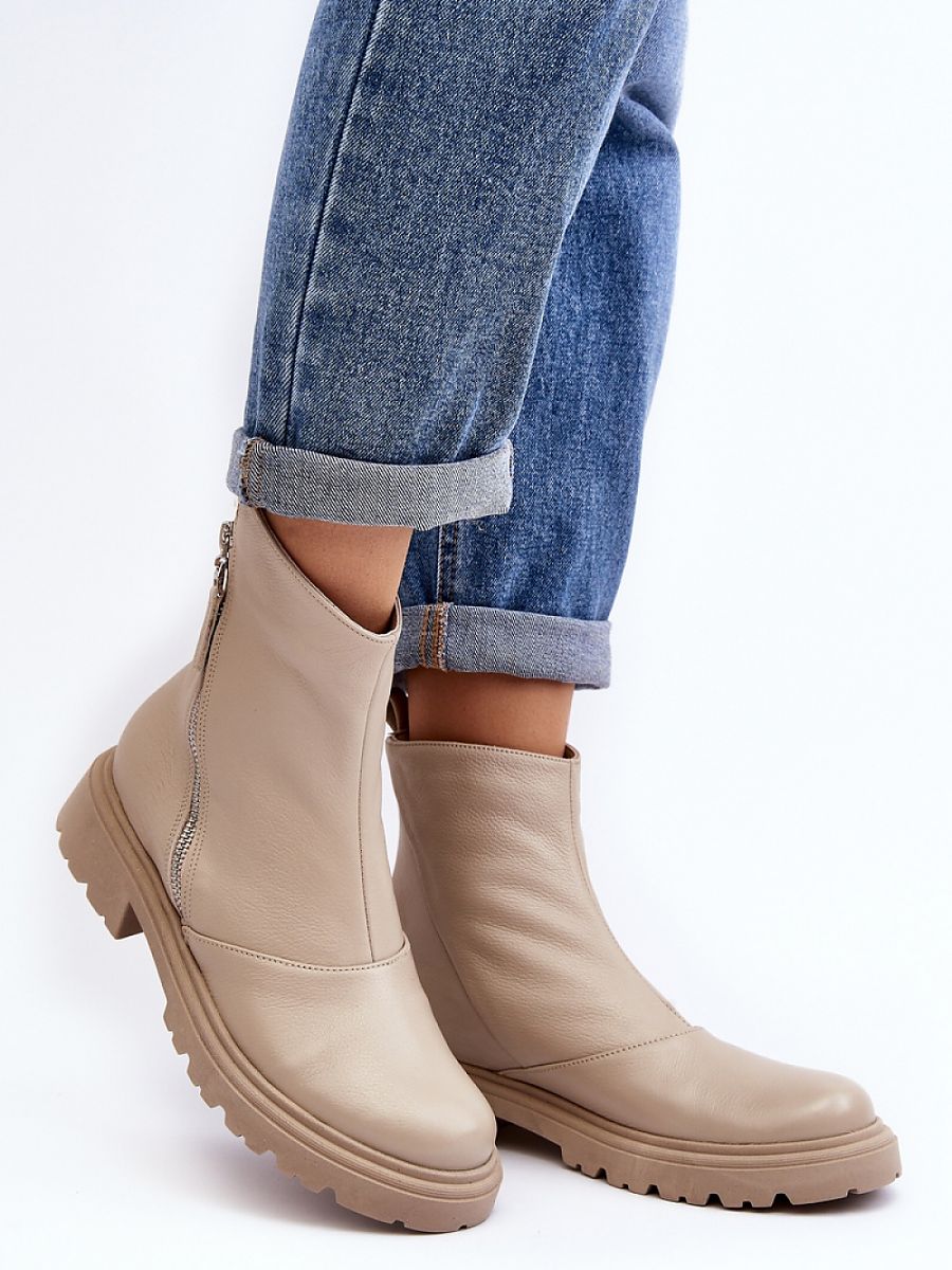 Boots Step in style