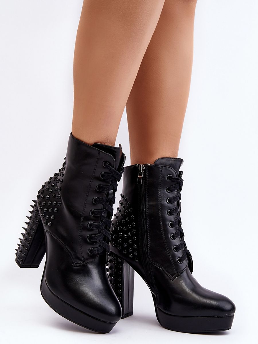 Heel boots Step in style