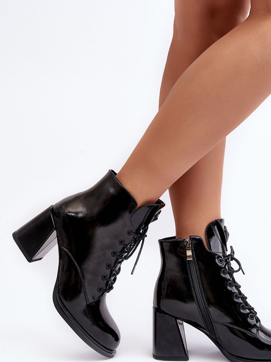 Heel boots Step in style