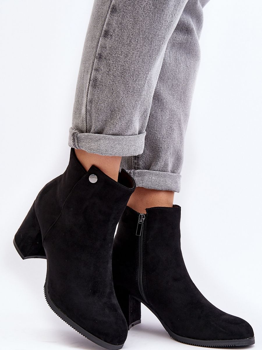 Heel boots Step in style