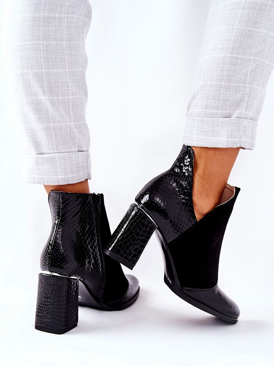 Heel boots Step in style