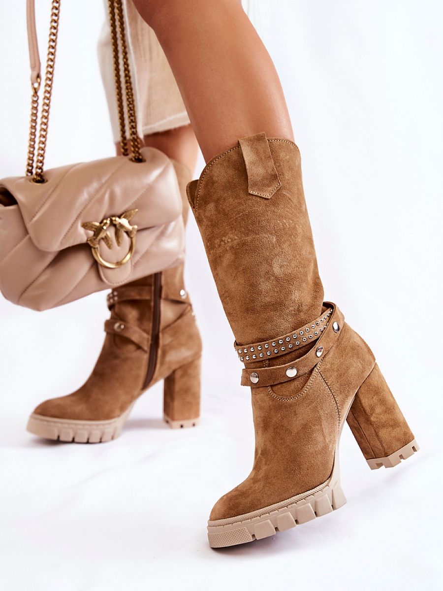 Heel boots Step in style