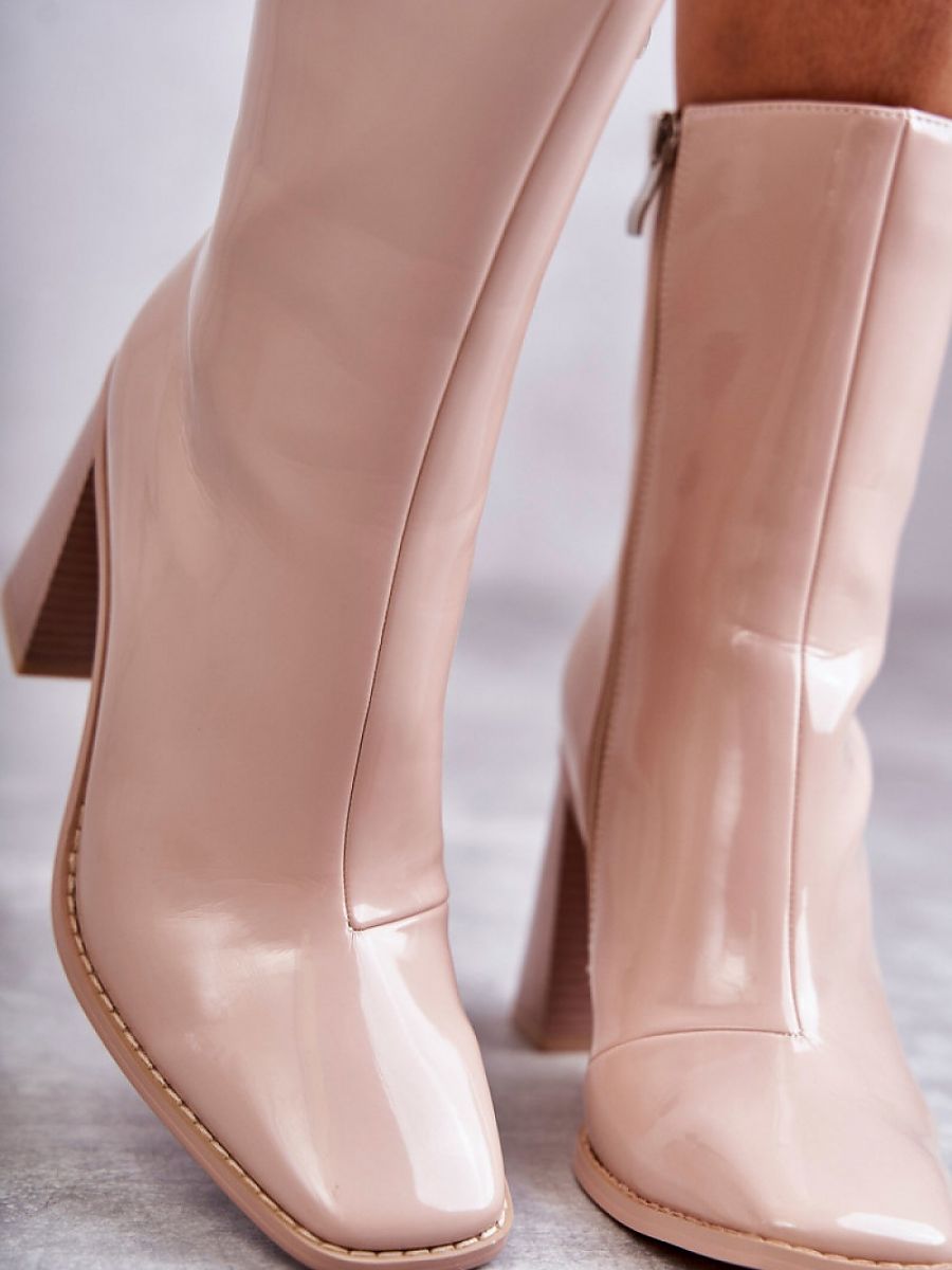 Heel boots Step in style