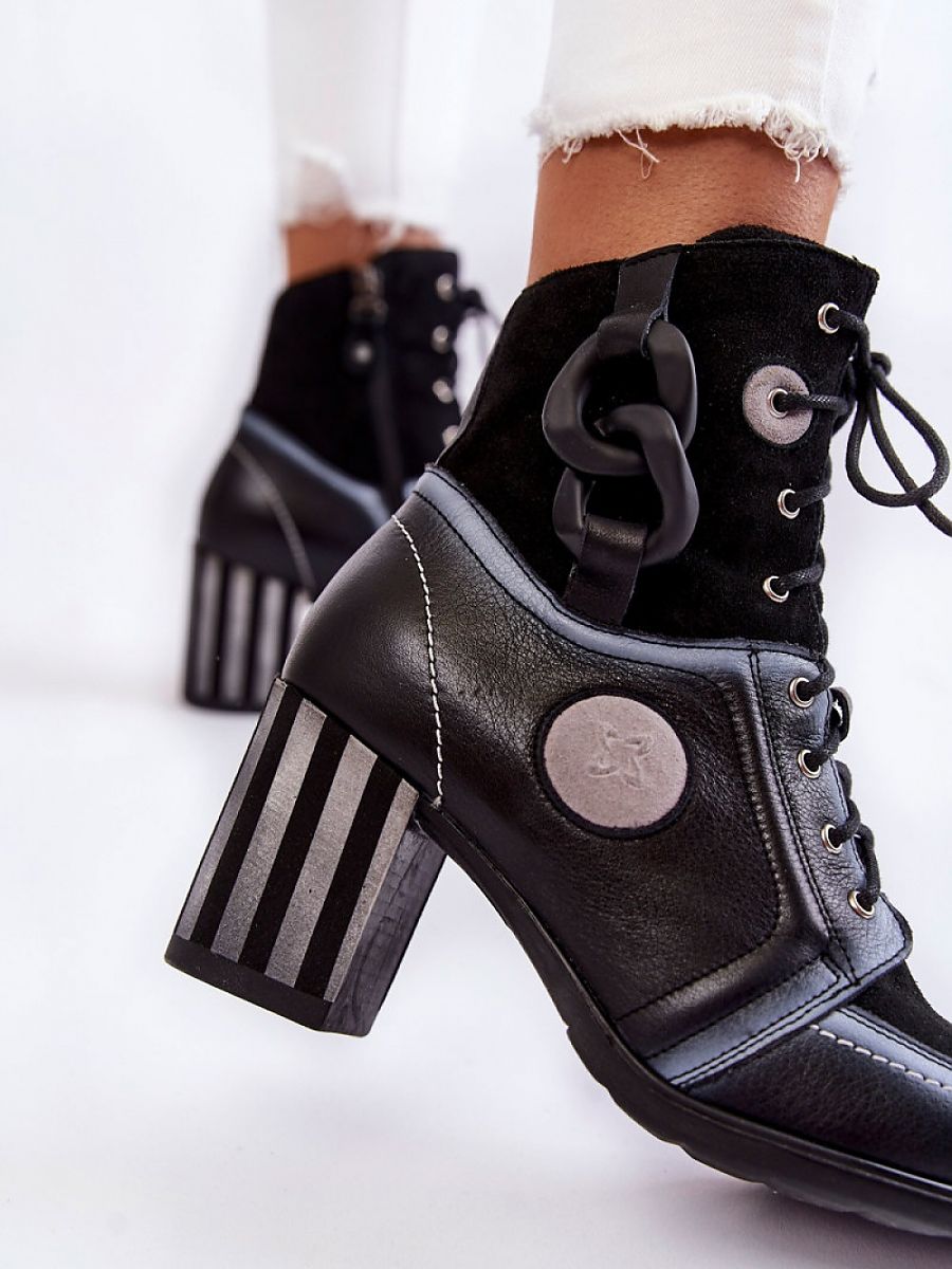 Heel boots Step in style