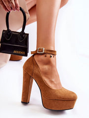 Heel pumps Step in style