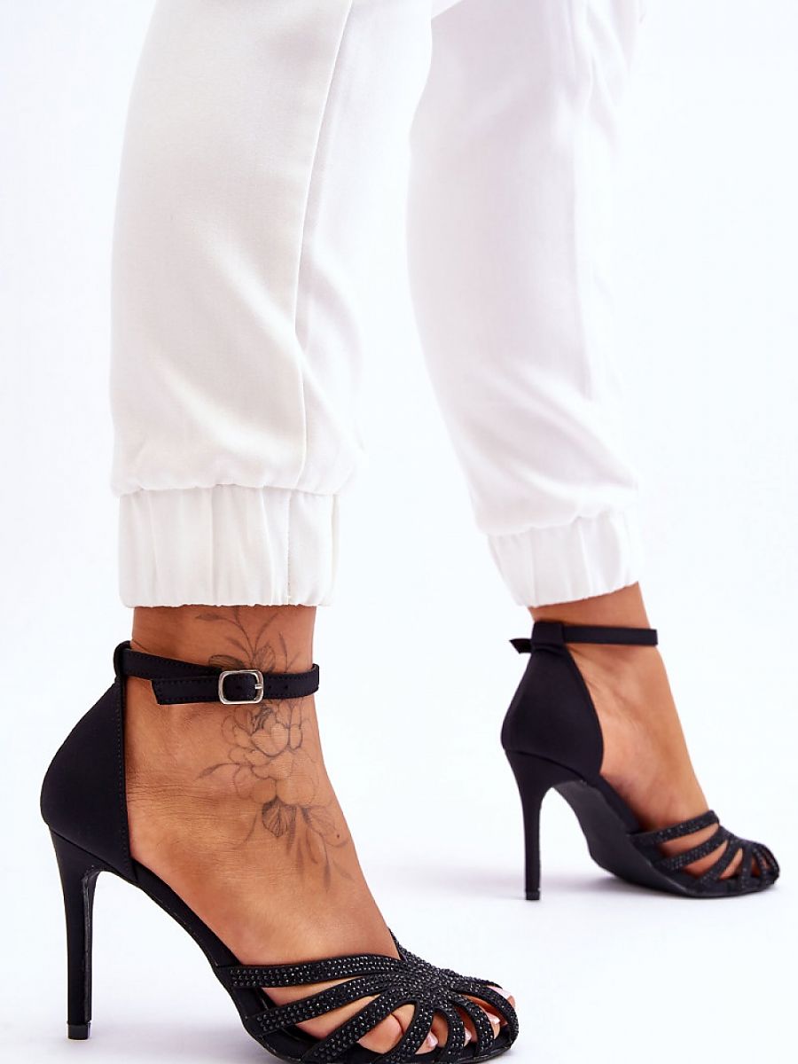 High heels Step in style