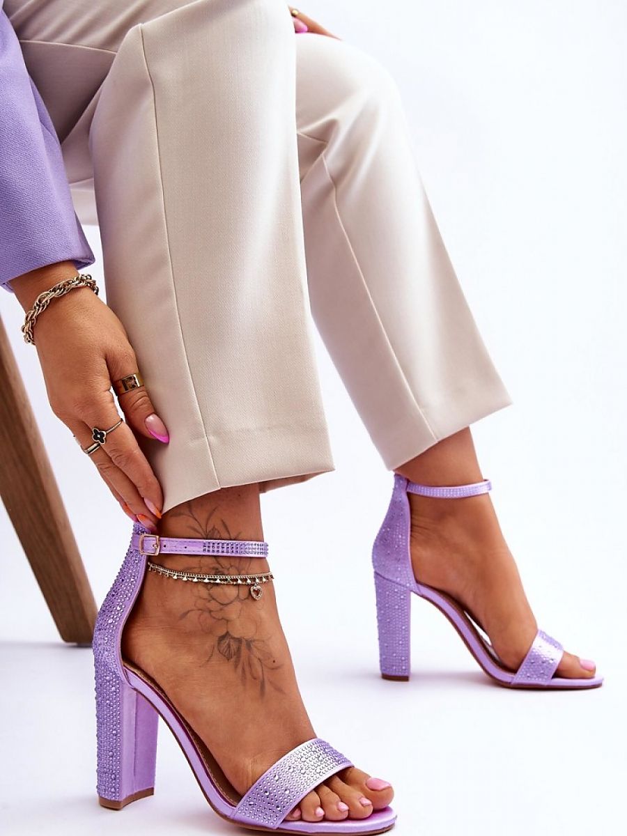 Heel sandals Step in style