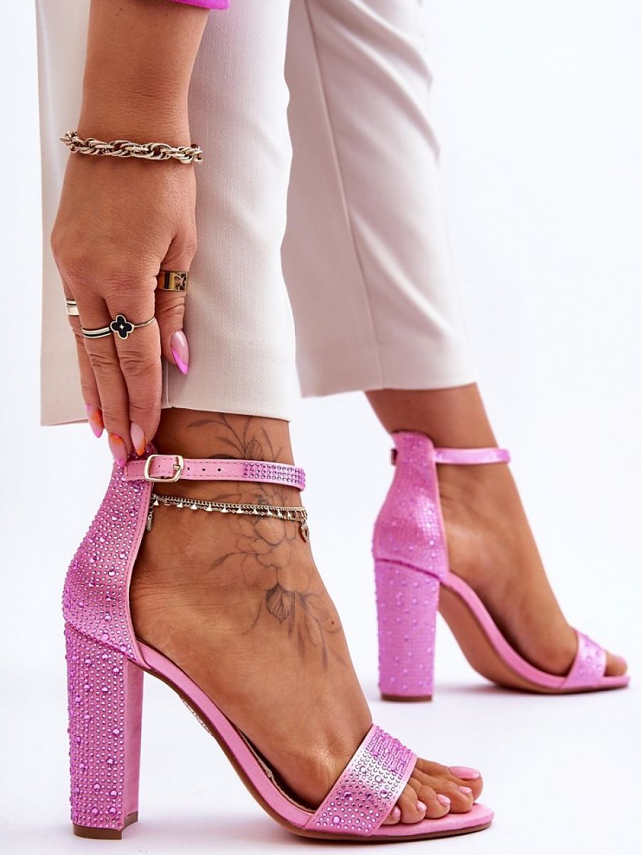 Heel sandals Step in style