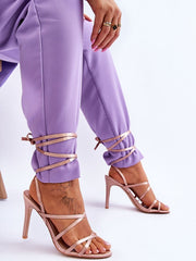 Strappy sandals Step in style