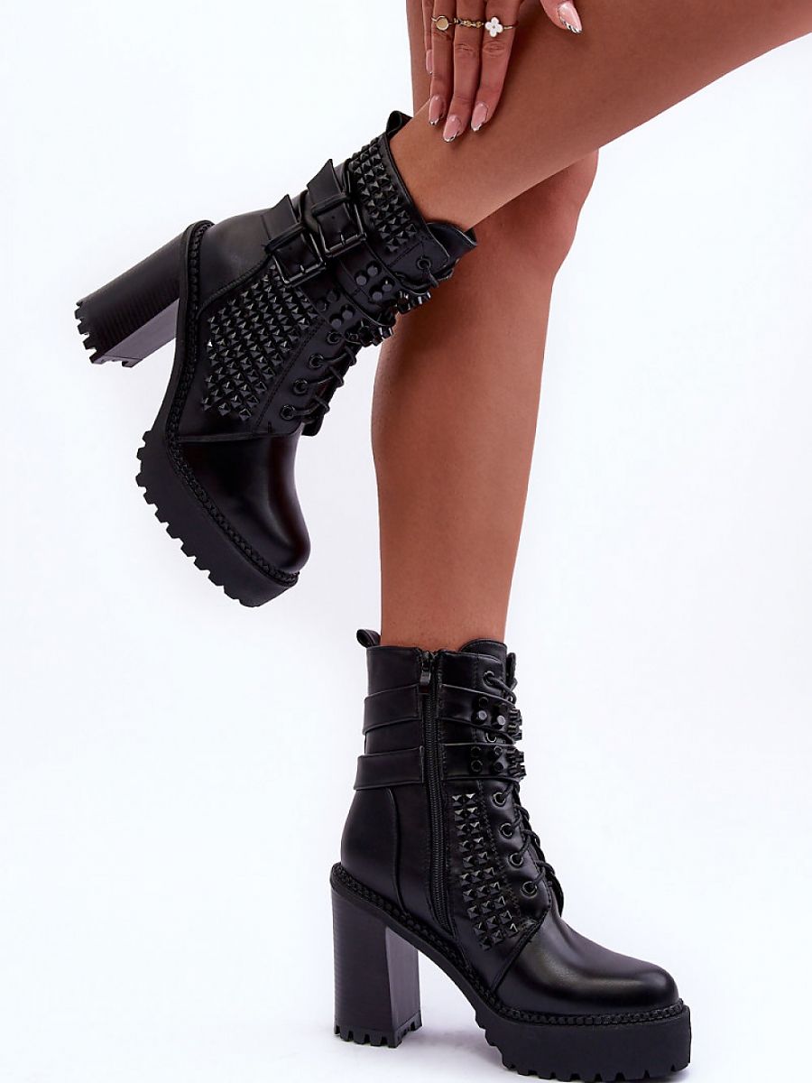 Heel boots Step in style