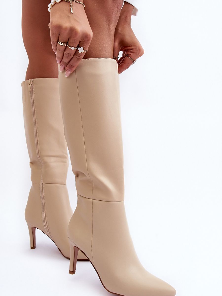 Heel boots Step in style